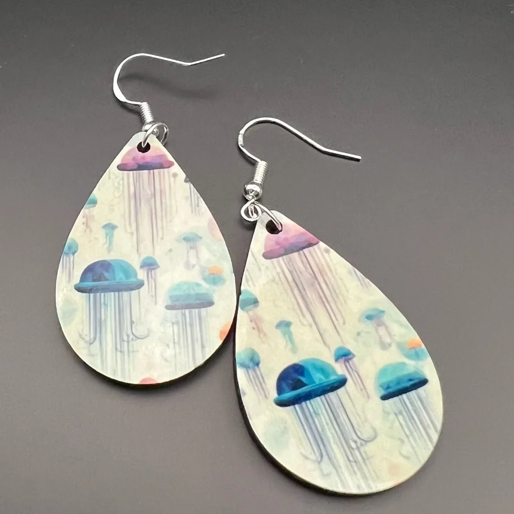 Jellyfish Patterned Teardrop Shaped Earrings - Picture 2 of 2